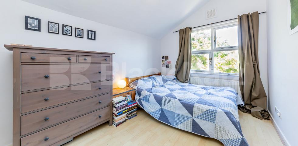 Superb modern two double bedroom flat with a private terrace mins to tube Baynes Street, Camden